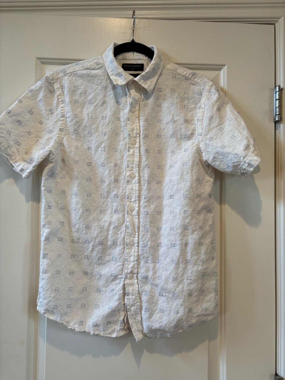 Banana Republic White Short-Sleeve Button-Down Shirt with Subtle Blue Dots